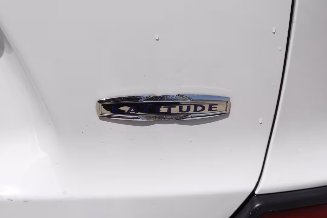 2019 Jeep Cherokee - 1C4PJLLB0KD274885 - Image #8